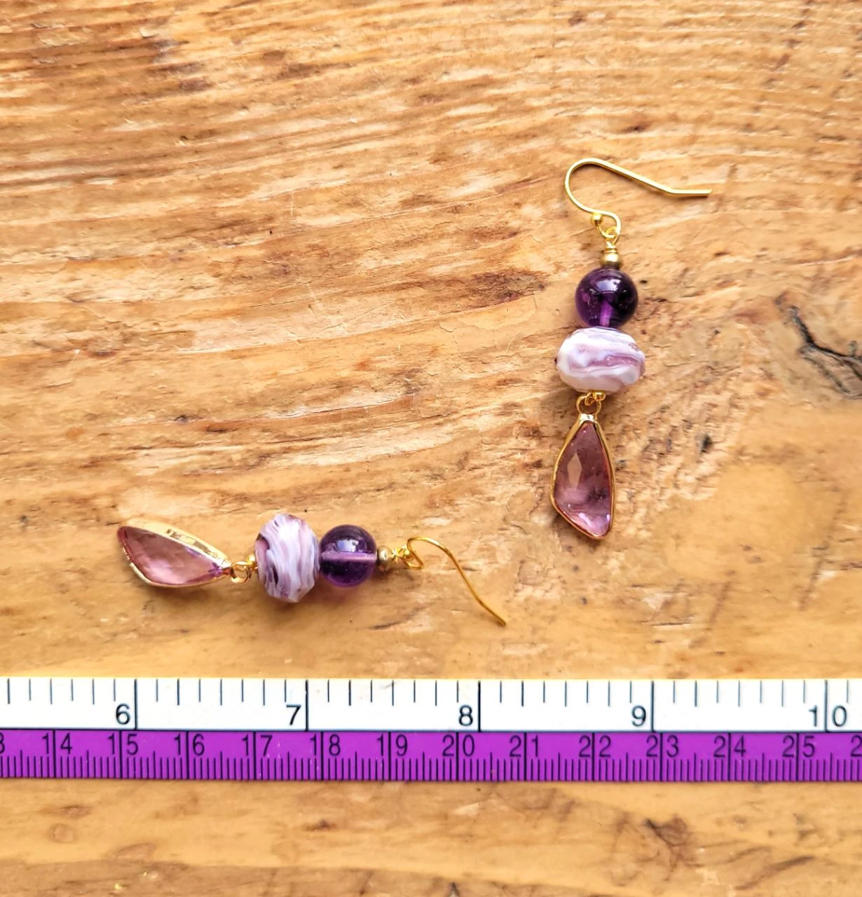 Boho chique oorbellen met amethistkralen, gefacetteerde glaskralen .. – photo 10